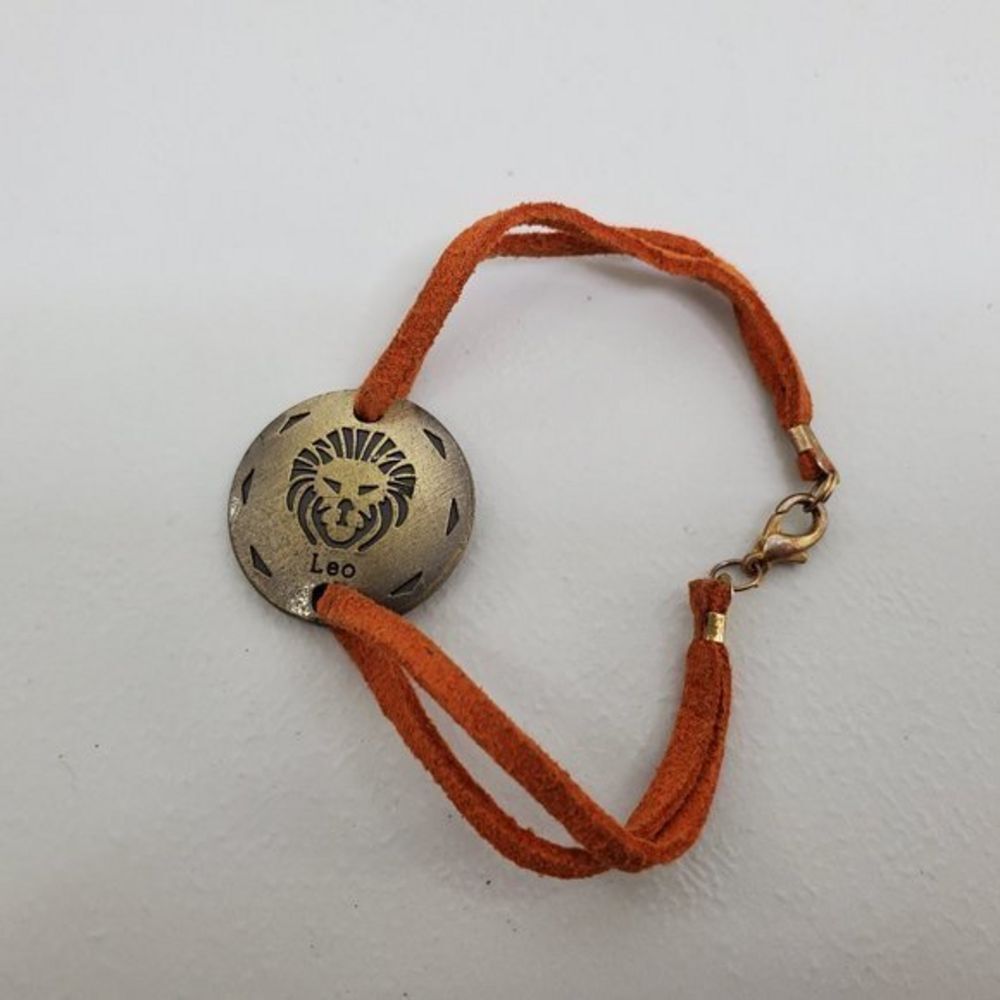 Leo Bracelet Suede Lion Gold Tone‎ Zodiac Multi Str